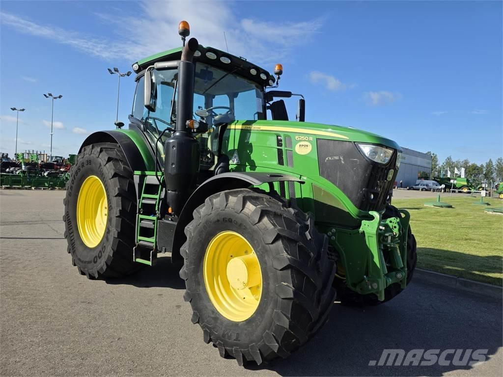 John Deere 6250R Tractoren