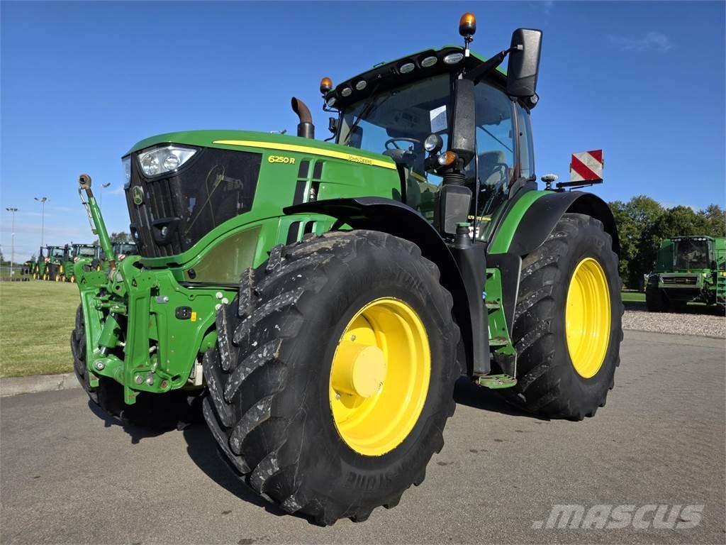 John Deere 6250R Tractoren