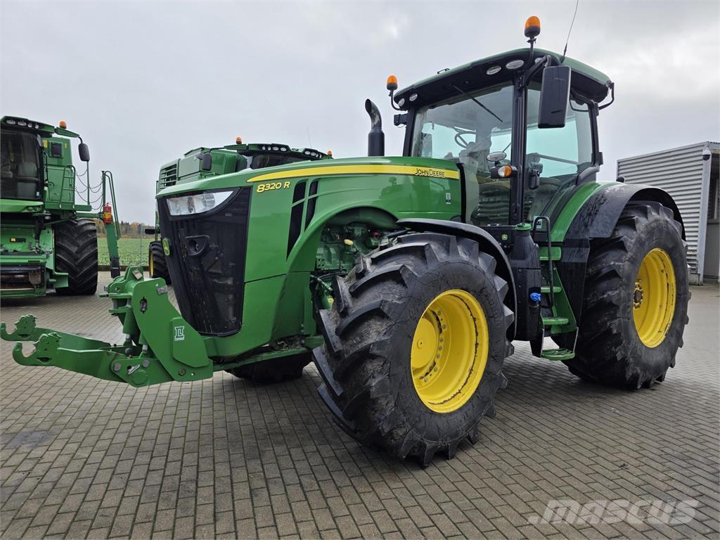 John Deere 8320R Tractoren