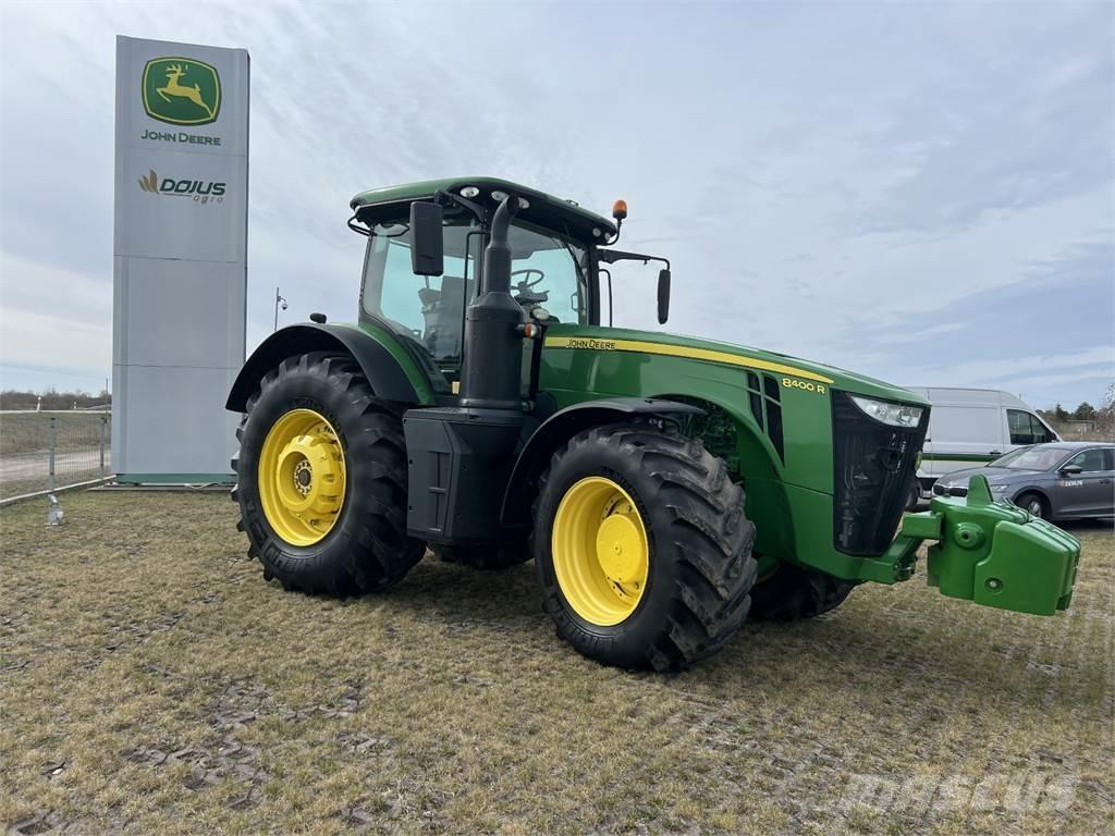 John Deere 8400R Tractoren