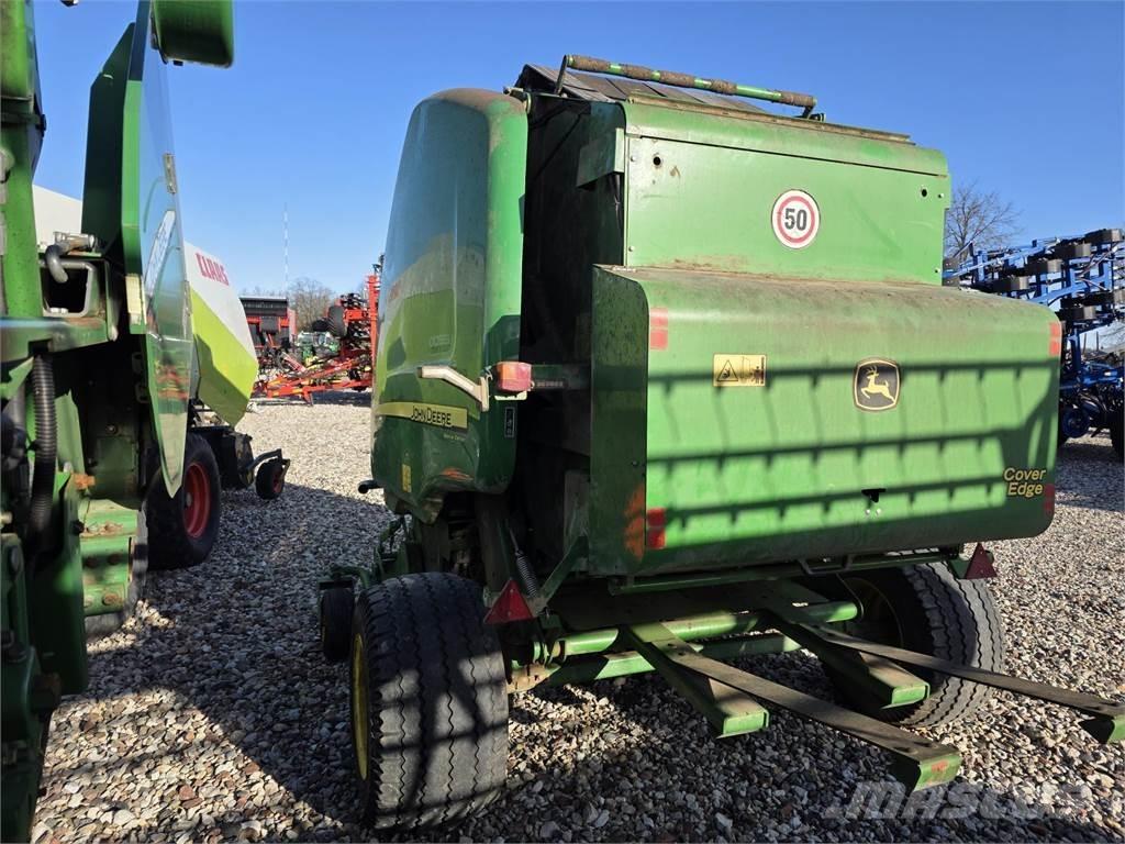 John Deere 854 Ronde-balenpersen