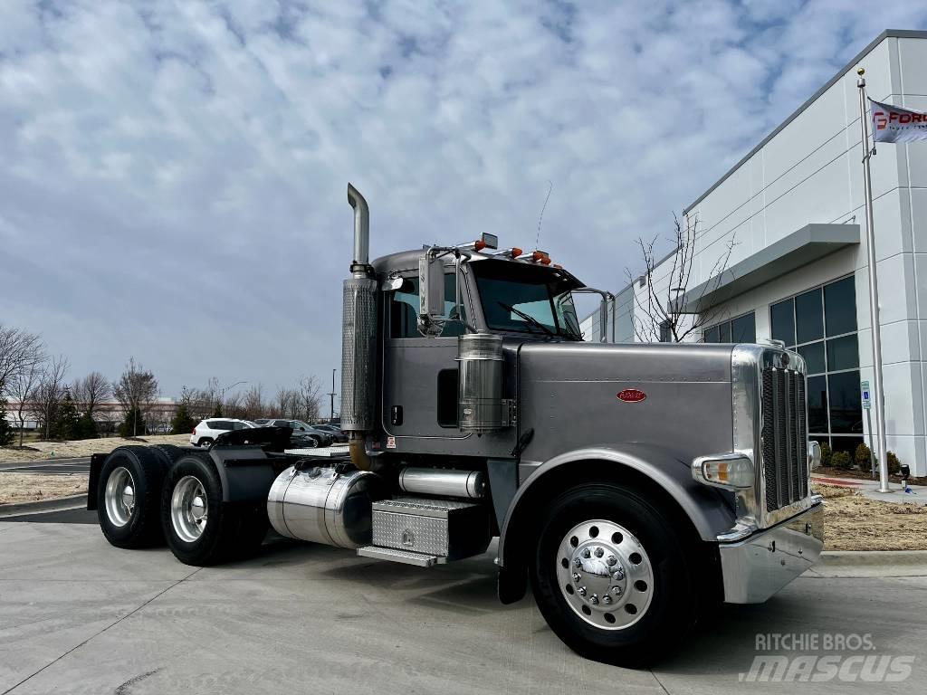 Peterbilt 389 Trekkers