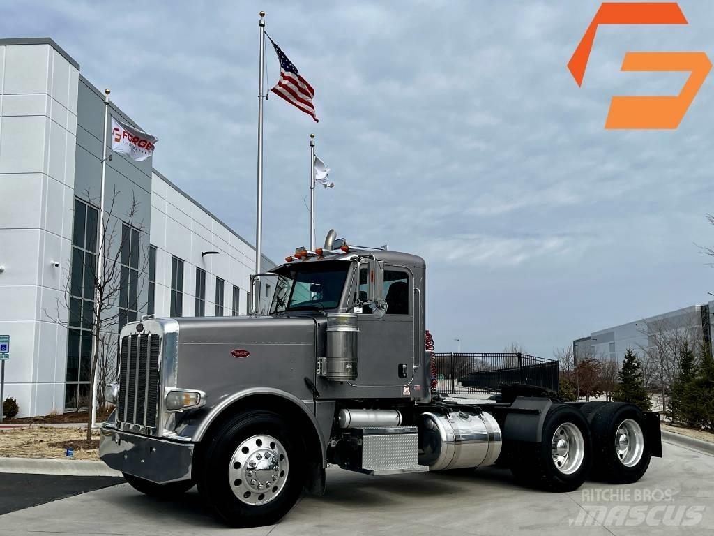 Peterbilt 389 Trekkers