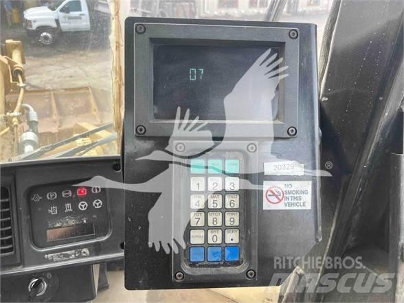 CAT 972G Wielladers