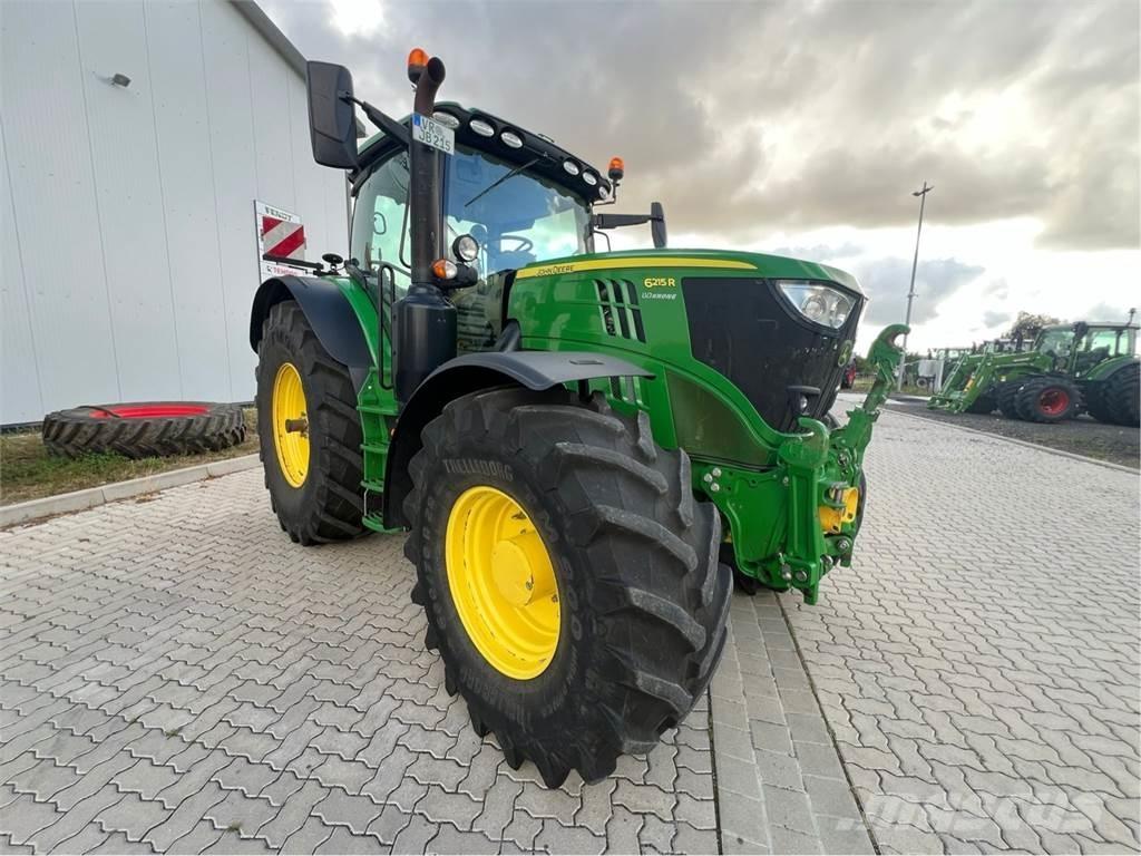 John Deere 6215 R Tractoren