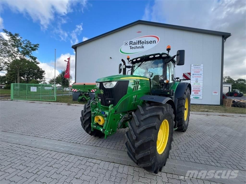 John Deere 6215 R Tractoren