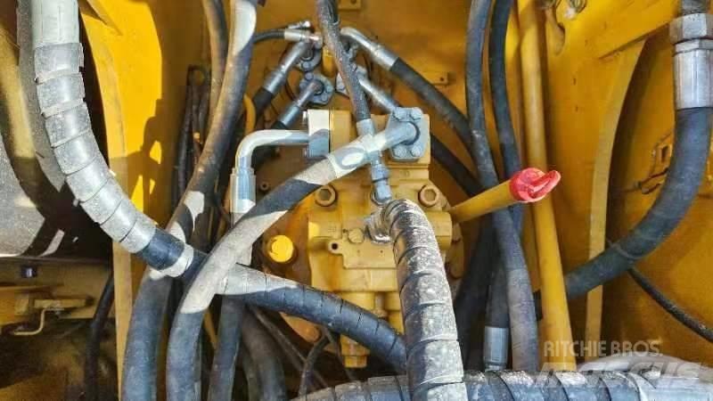 CAT 320 D 2 Midigraafmachines 7t - 12t