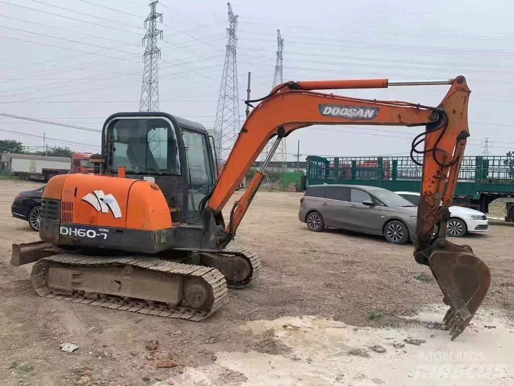 Doosan DH 60 Minigraafmachines < 7t