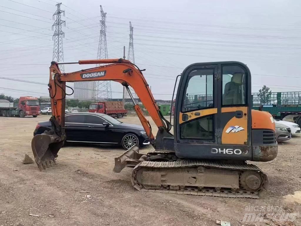 Doosan DH 60 Minigraafmachines < 7t