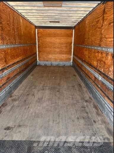 Freightliner M2-112 Bakwagens met gesloten opbouw