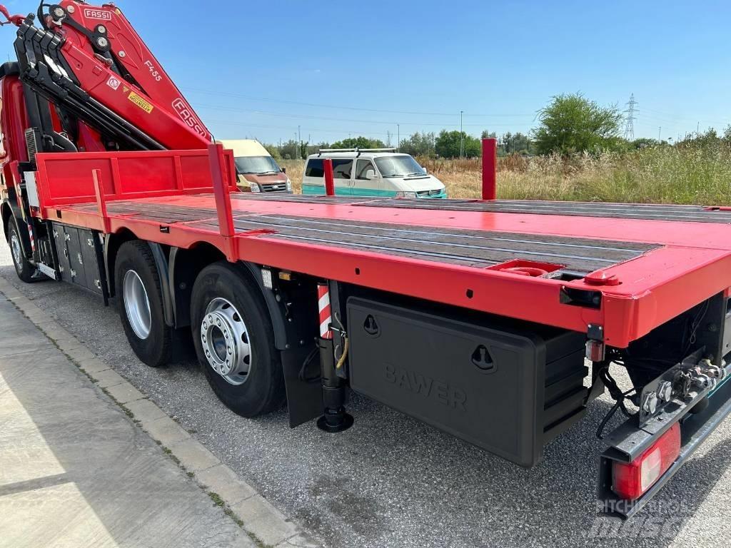 DAF 85.460 Vlakke laadvloer met kraan
