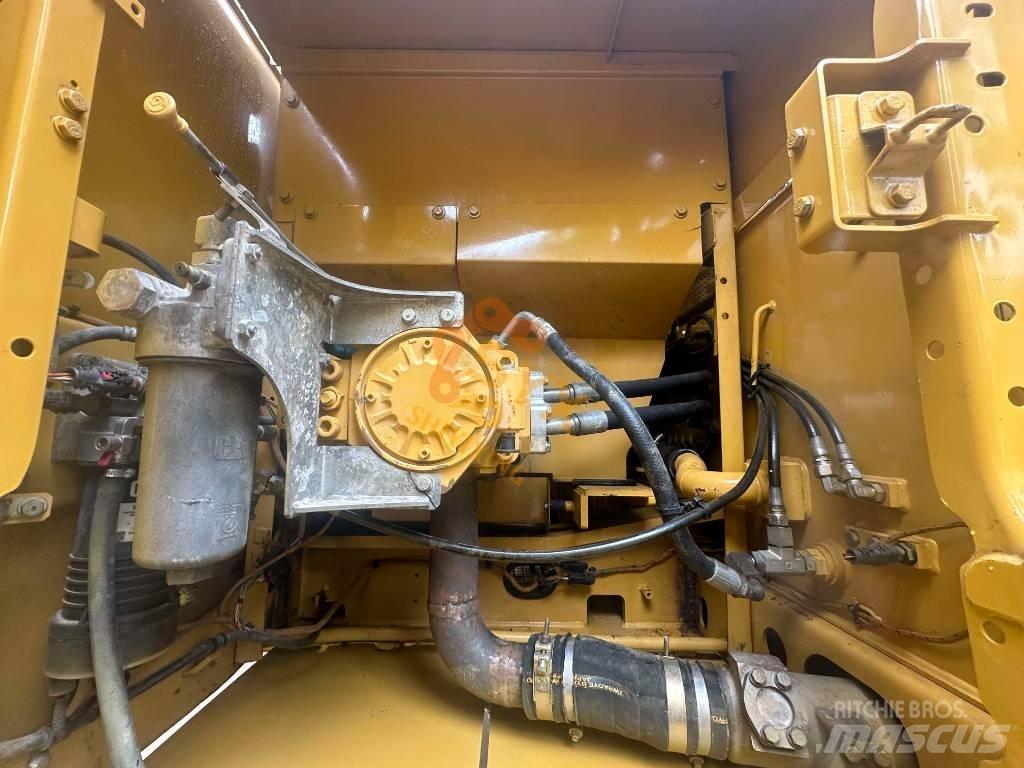 CAT 330 Rupsgraafmachines