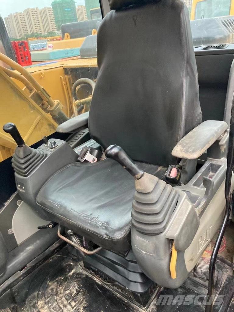 CAT 320 C Rupsgraafmachines