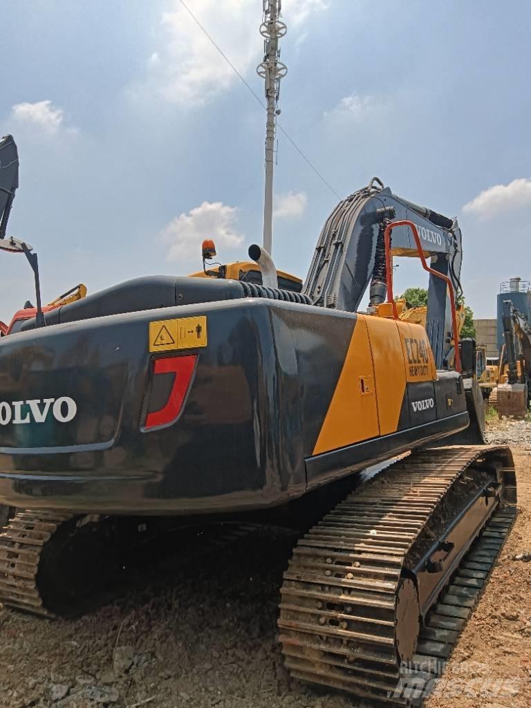 Volvo EC 240 Rupsgraafmachines