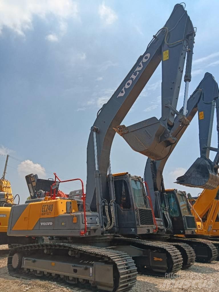 Volvo EC 240 Rupsgraafmachines