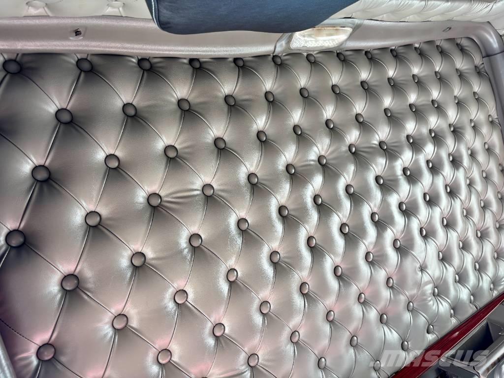 Kenworth W 900 Trekkers