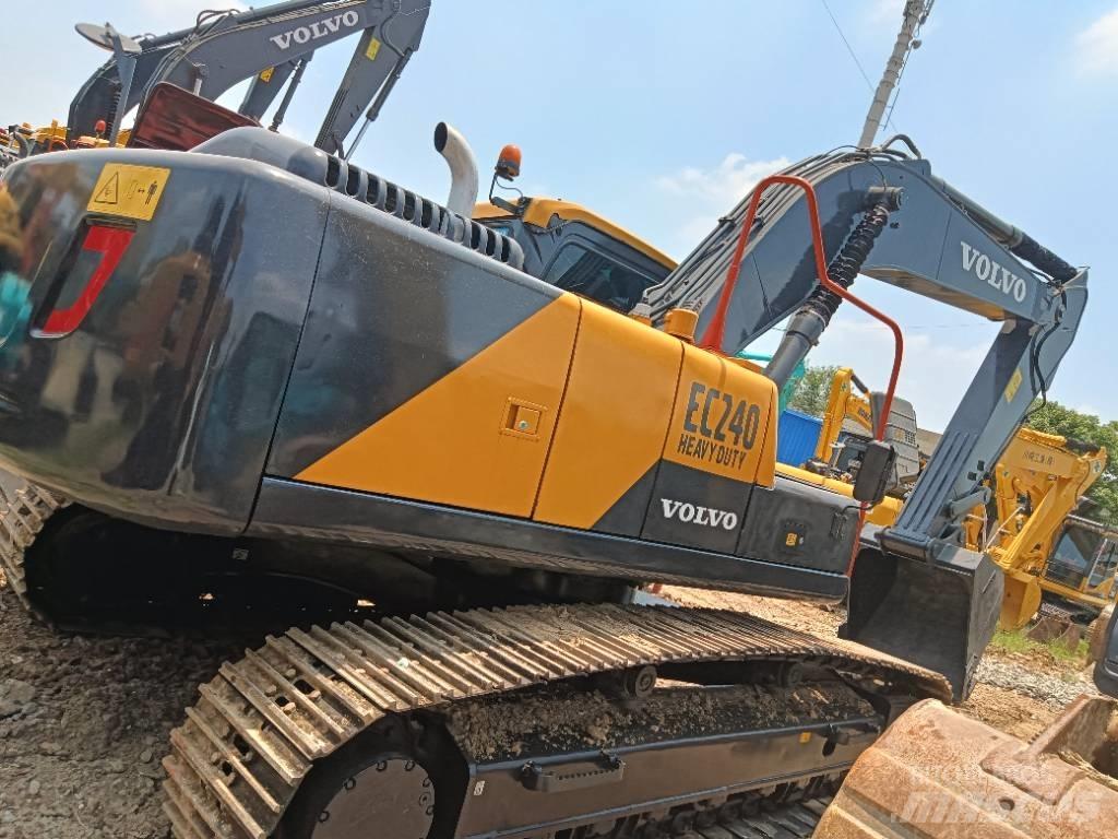 Volvo EC 240 Rupsgraafmachines