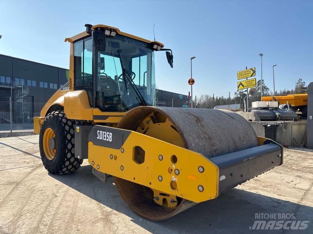 Volvo SD 135 B Trilrolwalsen