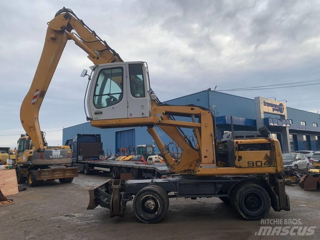 Liebherr A 904 C Wielgraafmachines