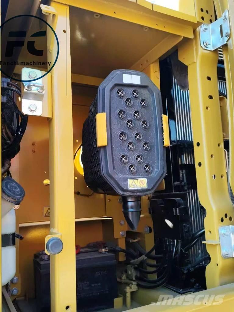 CAT 323 Rupsgraafmachines