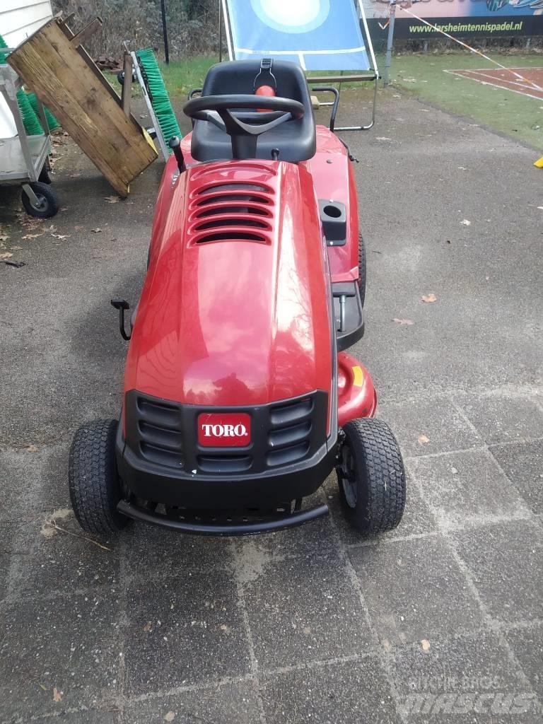 Toro zitmaaier DH140 Rijmaaiers