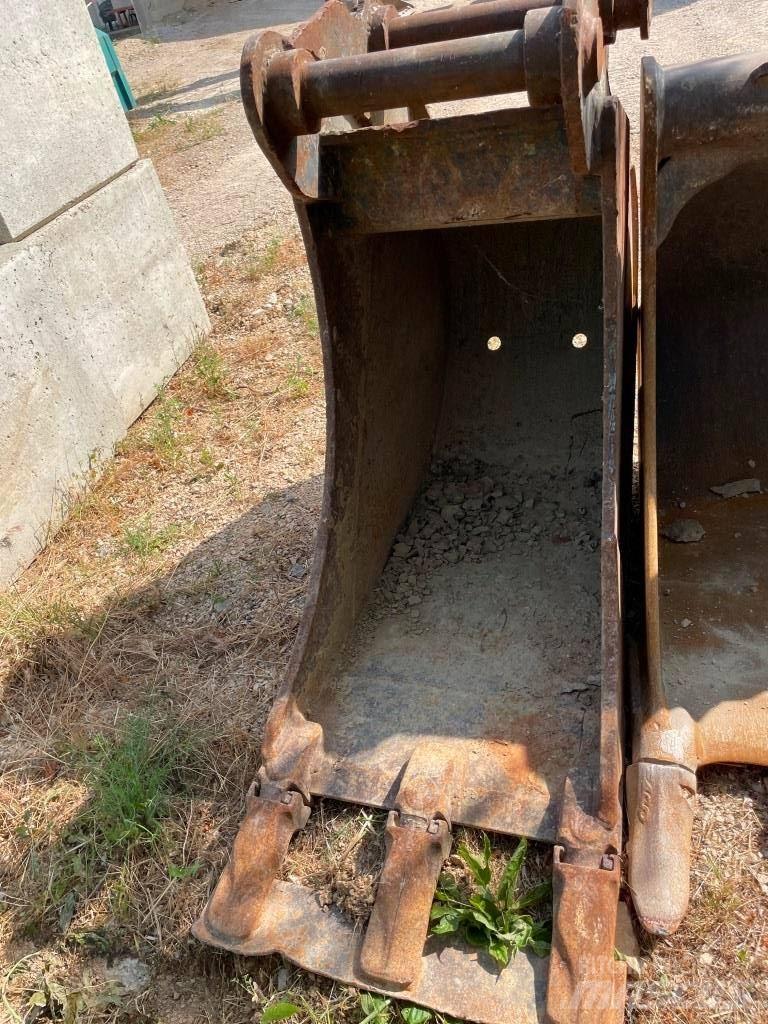 Komatsu PW148-11 Wielgraafmachines