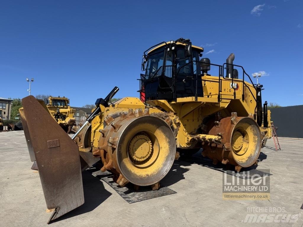 CAT 826 K Afvalpersen