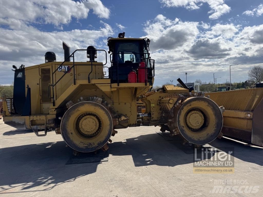 CAT 826 K Afvalpersen