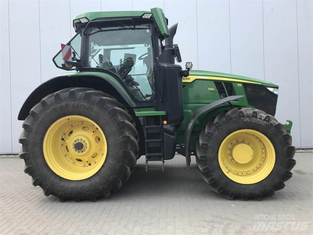 John Deere 7R 330 Tractoren