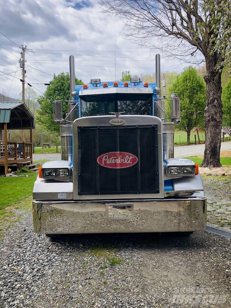 Peterbilt 379 Trekkers