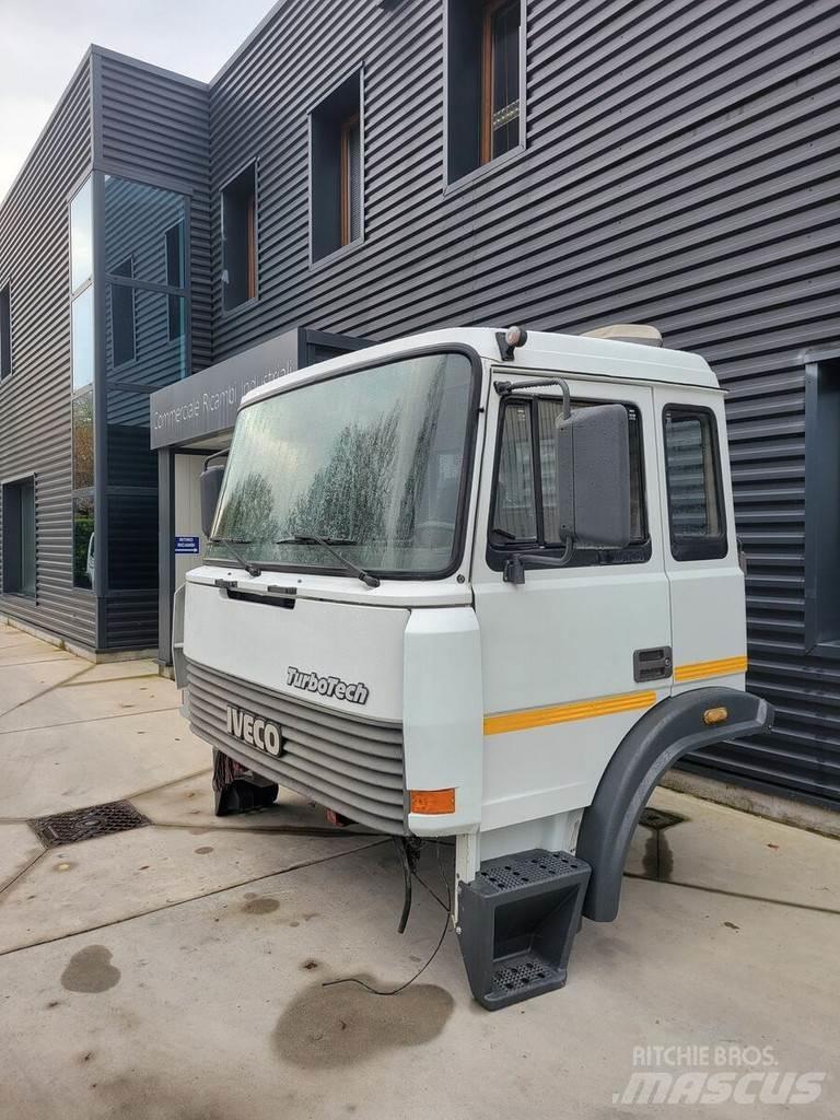 Iveco TURBOTECH Cabine en interieur