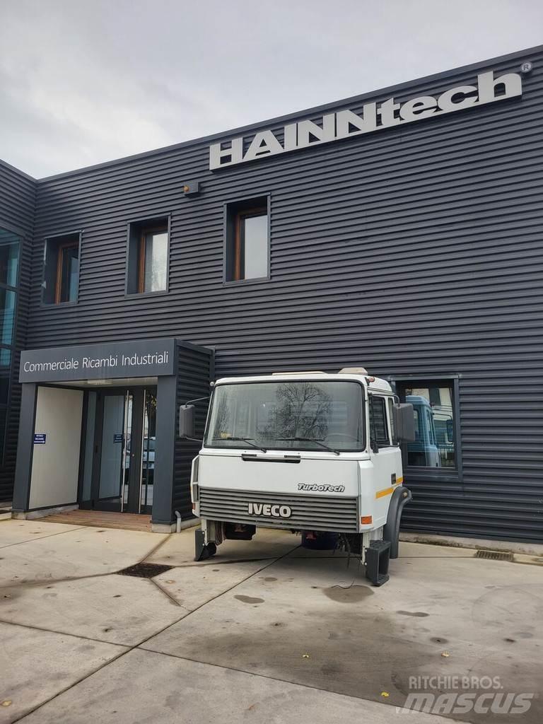 Iveco TURBOTECH Cabine en interieur