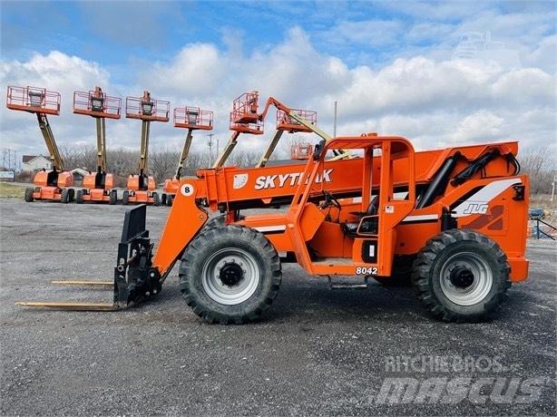 SkyTrak 8042 Verreikers