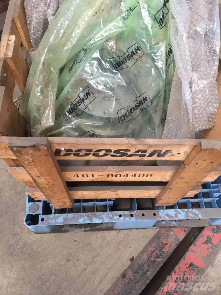 Doosan DX 300 Rupsgraafmachines