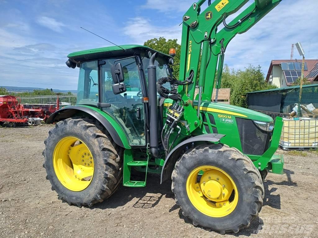 John Deere 5100 M Tractoren
