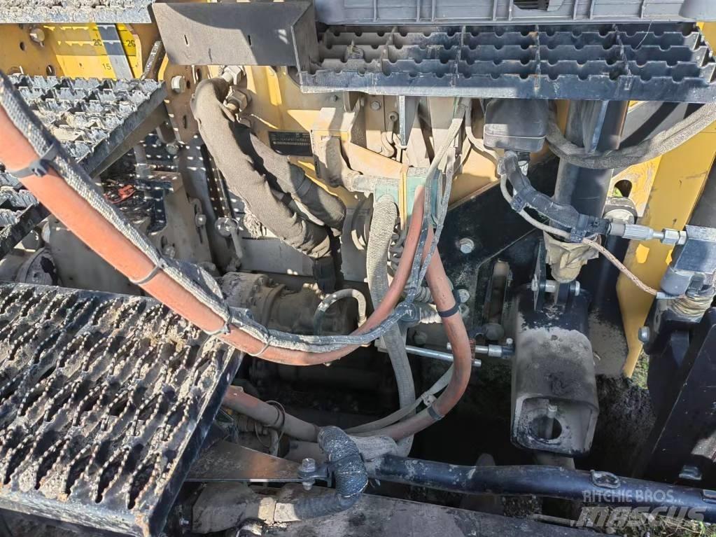 CAT AP655F Asfaltafwerkmachines