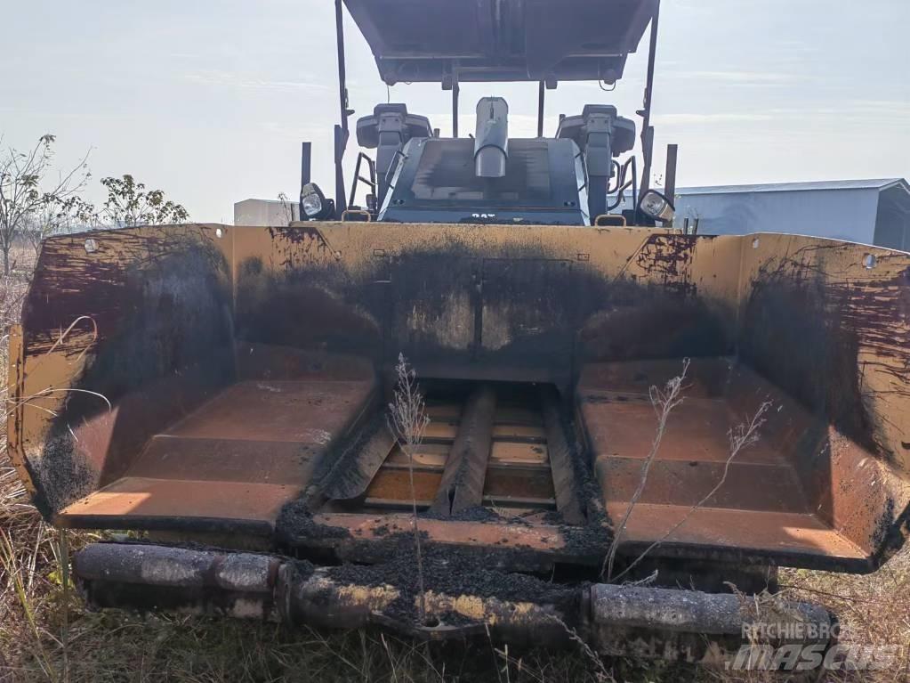 CAT AP655F Asfaltafwerkmachines
