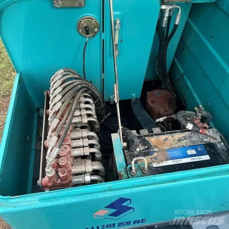 Sunward SWE 60 Rupsgraafmachines