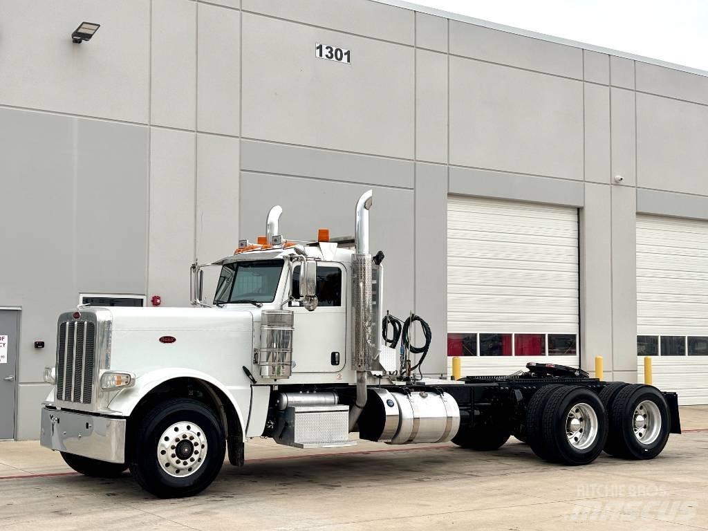 Peterbilt 389 Trekkers