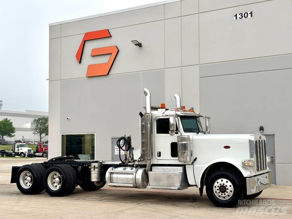 Peterbilt 389 Trekkers