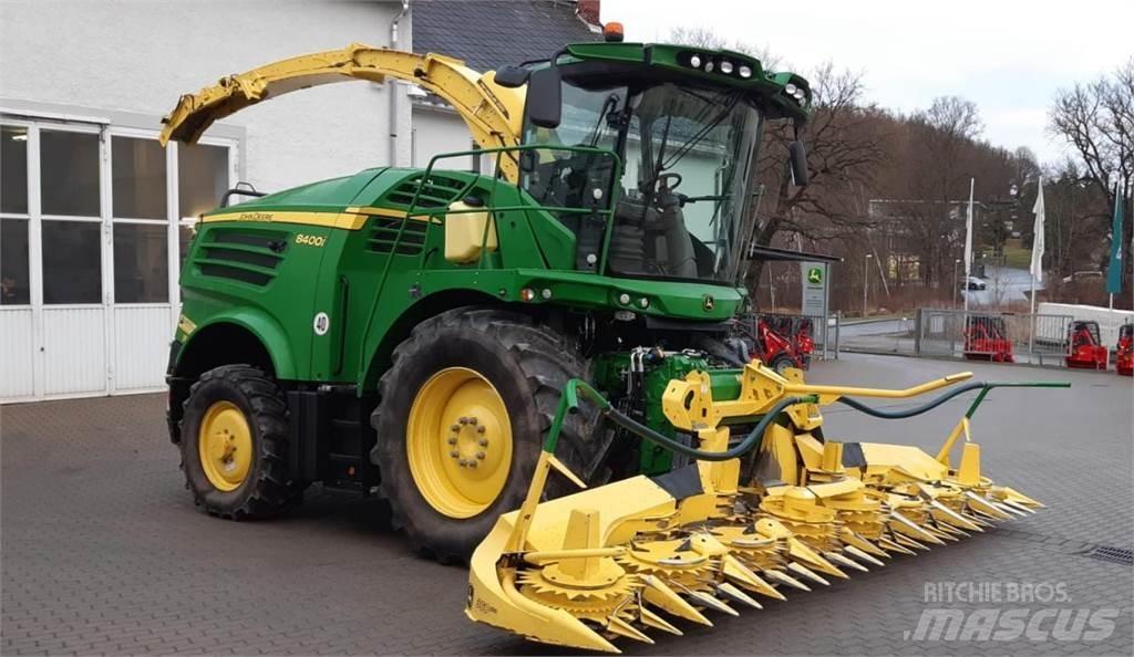 John Deere 8400i Zelfrijdende veldhakselaars