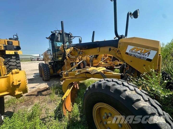 CAT 140 M 2 Graders