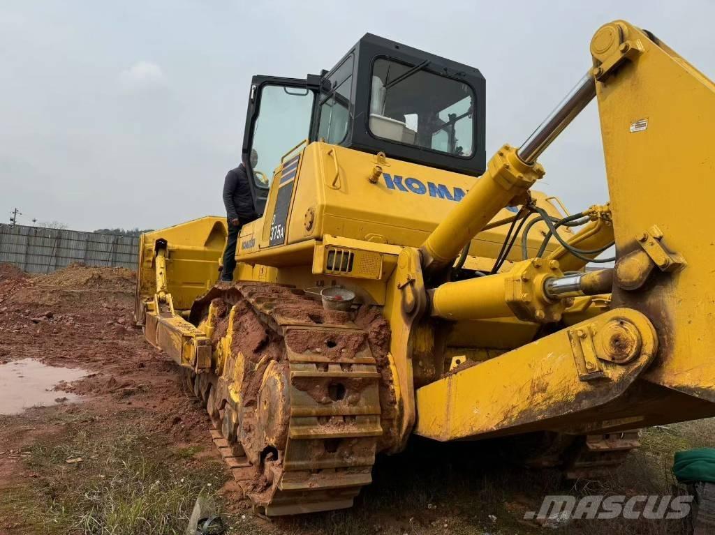 Komatsu D 375 A Rupsdozers