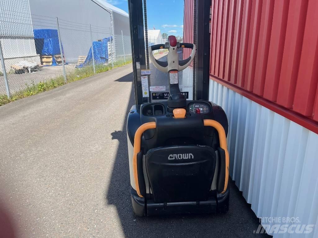Crown ET4000-1.2 Stapelaar meeloop