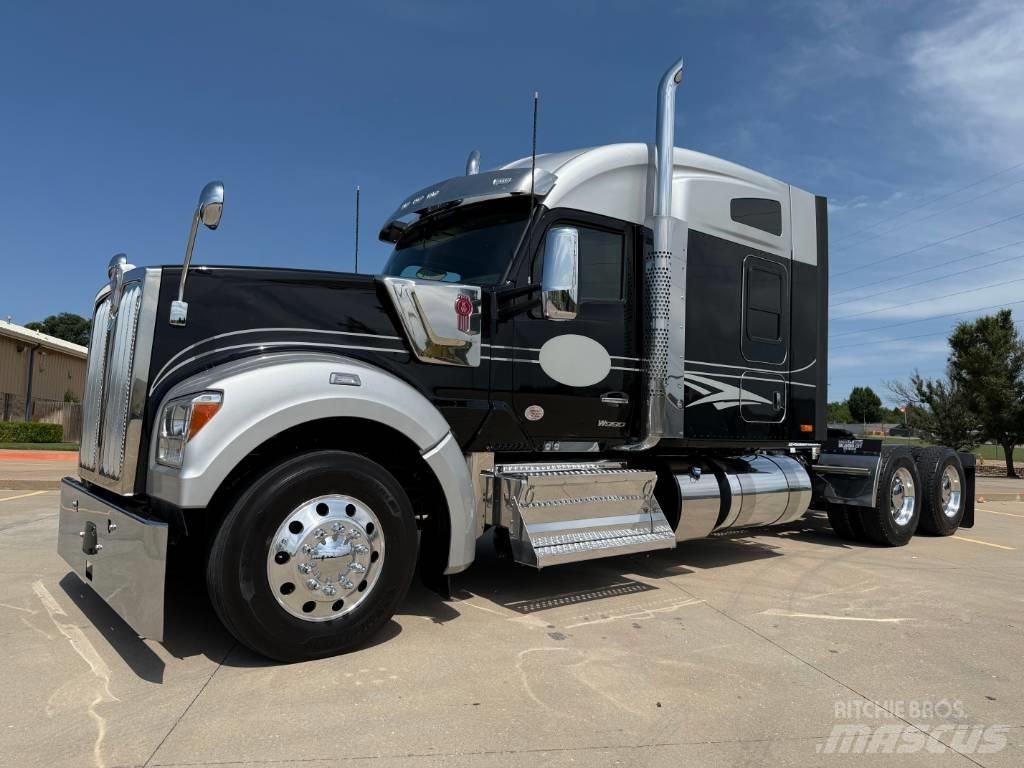 Kenworth W 990 Trekkers