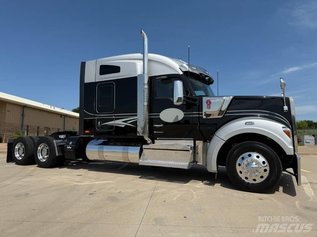 Kenworth W 990 Trekkers