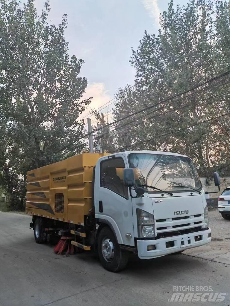 Isuzu ELF Veegwagens