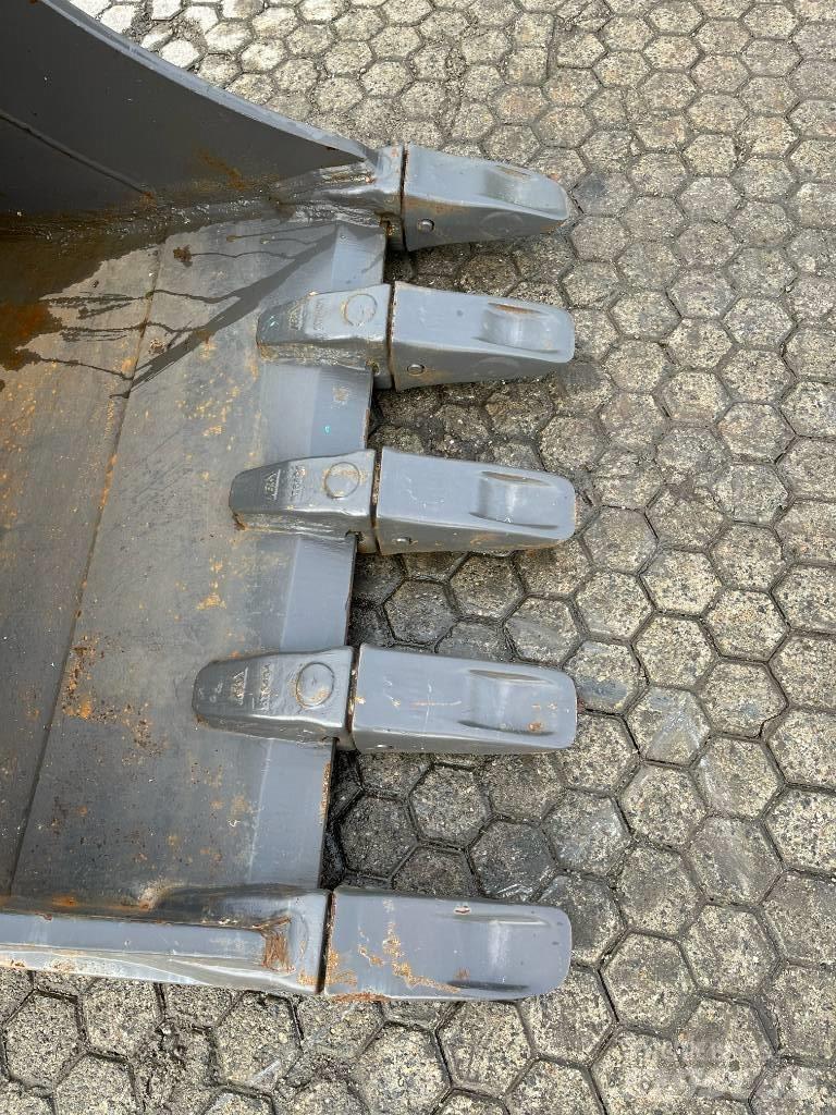 Volvo EC355 Bucket Bakken