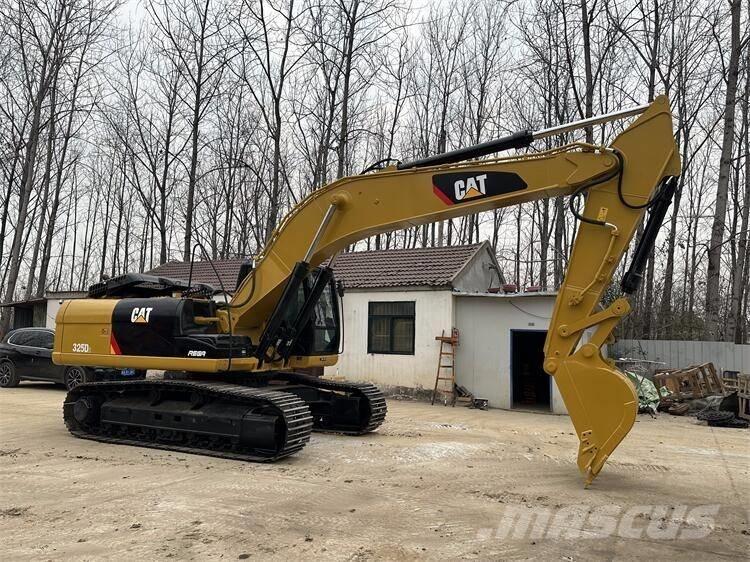 CAT 325D2 Rupsgraafmachines