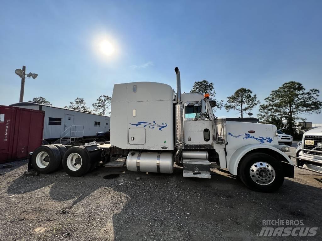 Peterbilt 378 Trekkers